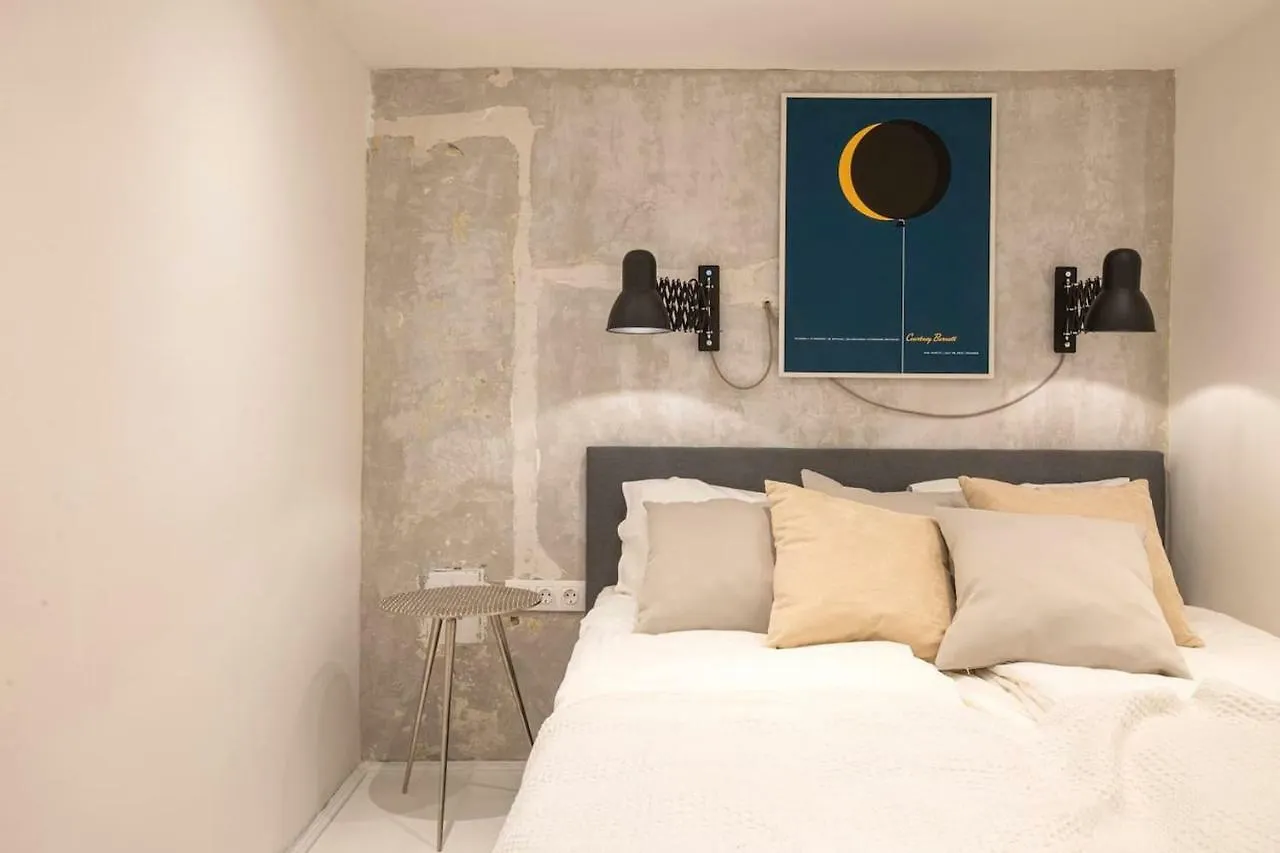 Danube Riverside Designer Apartment In City Center Budapest 0*,