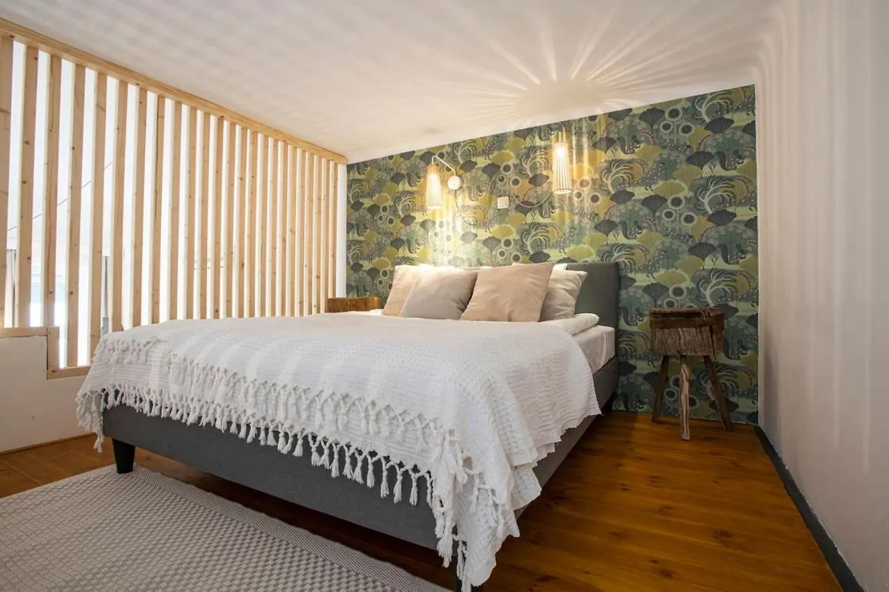 Danube Riverside Designer Apartment In City Center Budapest